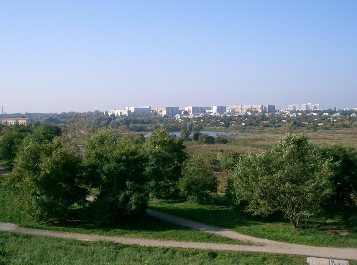 2-Zimmer-Ferienwohnung "Garten Der Welt" Берлин Экстерьер фото