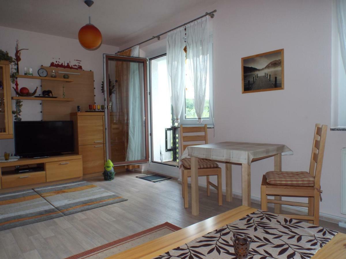 2-Zimmer-Ferienwohnung "Garten Der Welt" Берлин Экстерьер фото