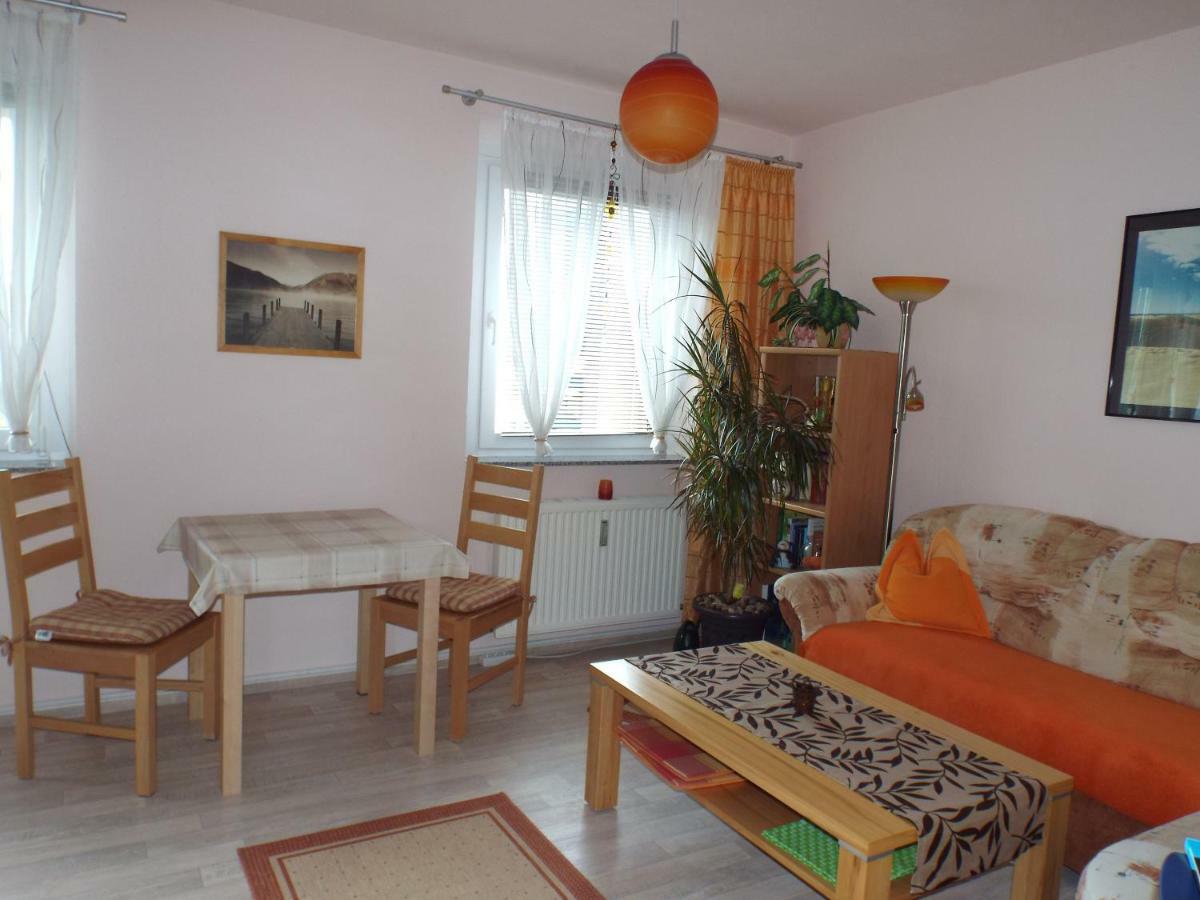 2-Zimmer-Ferienwohnung "Garten Der Welt" Берлин Экстерьер фото