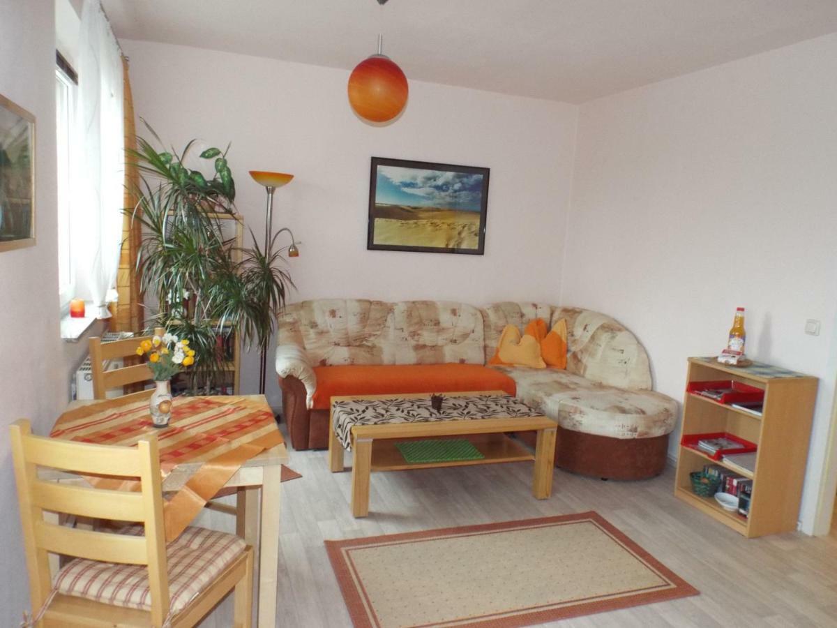 2-Zimmer-Ferienwohnung "Garten Der Welt" Берлин Экстерьер фото
